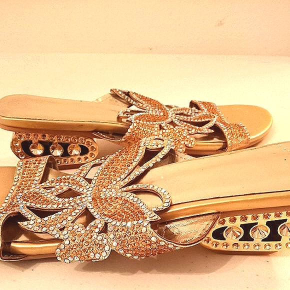 🎁FREE GIFT INCLUDED🎁 NEW Embellished Rhinestone Glitter Sandals Low Heels - Picture 2 of 15
